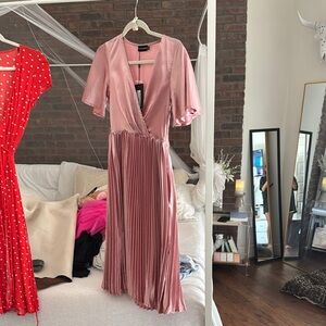 Elegant Pink Pleated Dress